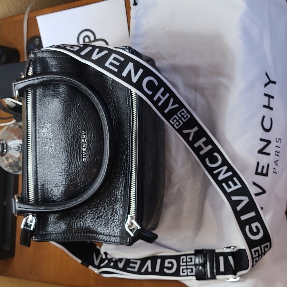 TRADED * Givenchy Crackled Patent 4G Small Pandora Black - Picture 1 of 13